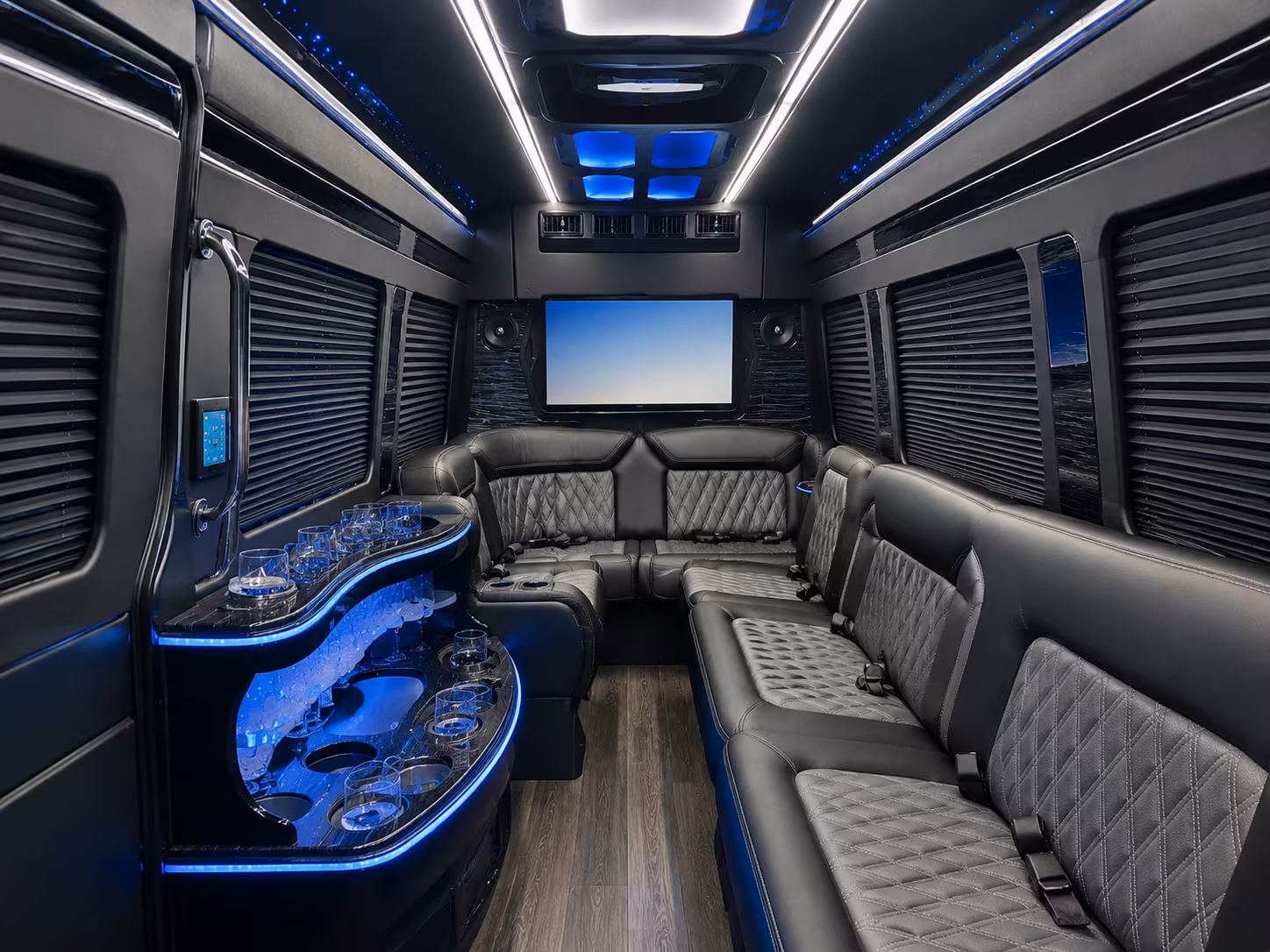 auroracocharterbusservices com puts guest shuttles between denver international airport and aurora venues within easy reach